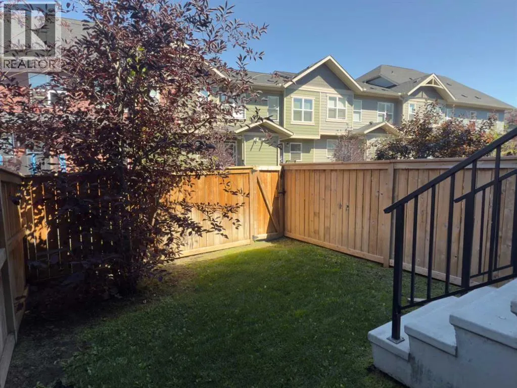 443 Cranbrook Square SE