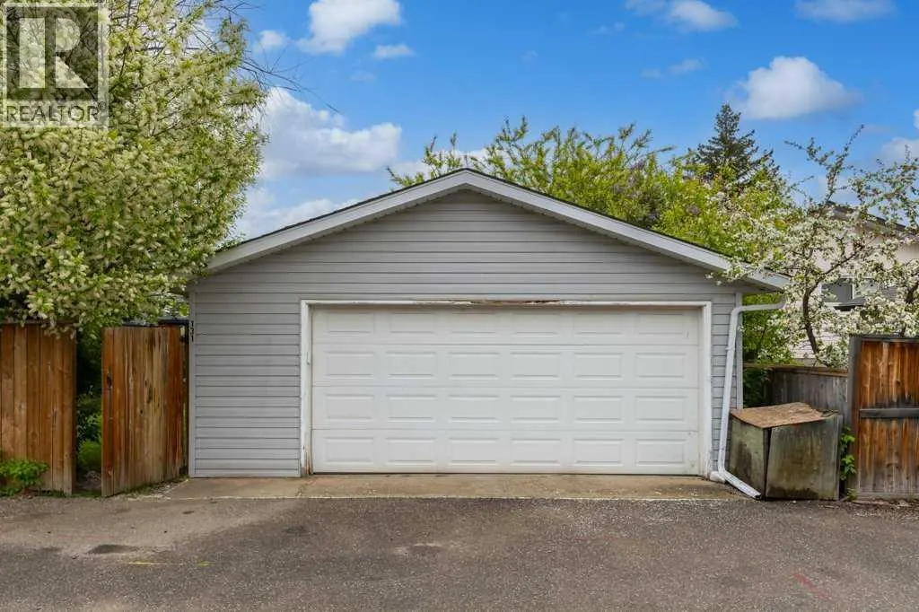 131 Bracewood Road SW