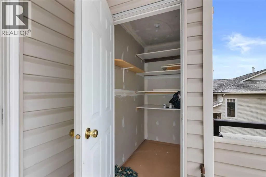 2205, 7451 Springbank Boulevard SW