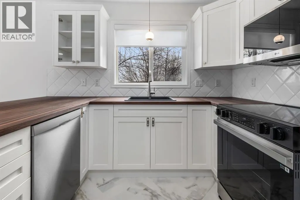 2205, 7451 Springbank Boulevard SW