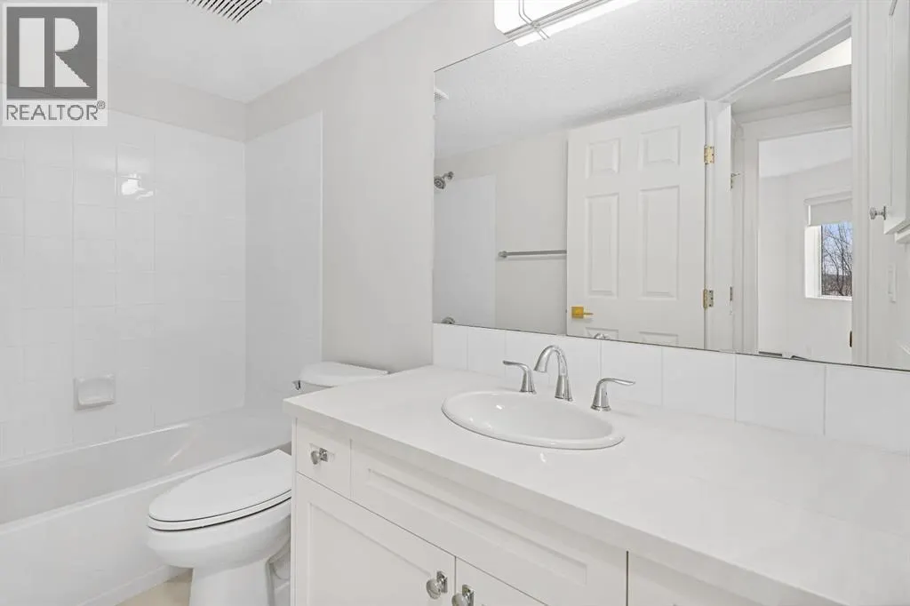 2205, 7451 Springbank Boulevard SW