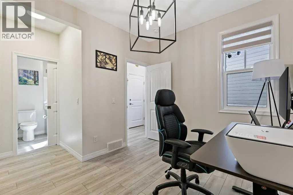 100 Magnolia Crescent SE