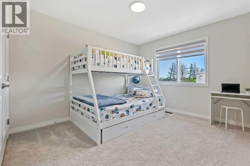 100 Magnolia Crescent SE
