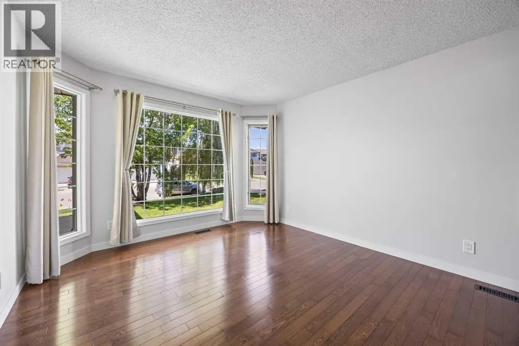 73 Riverview Close SE