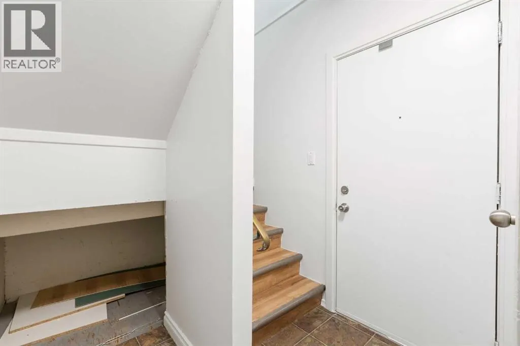 1005, 2520 Palliser Drive SW