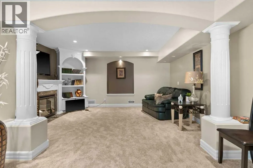 9124 Edgebrook Drive NW