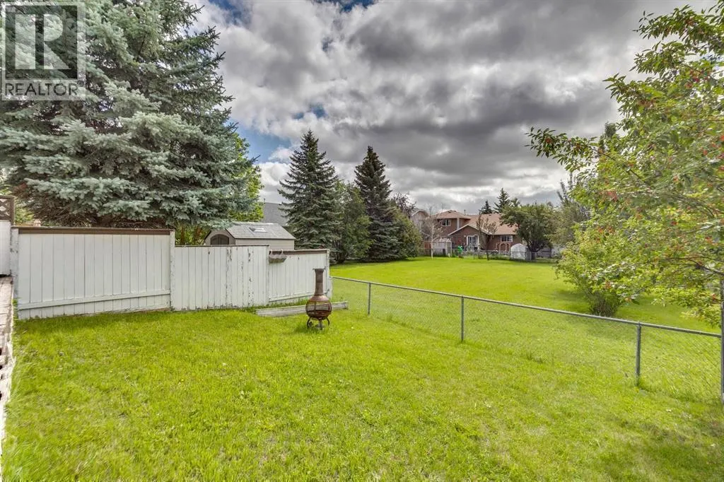13 Emerald Court SE