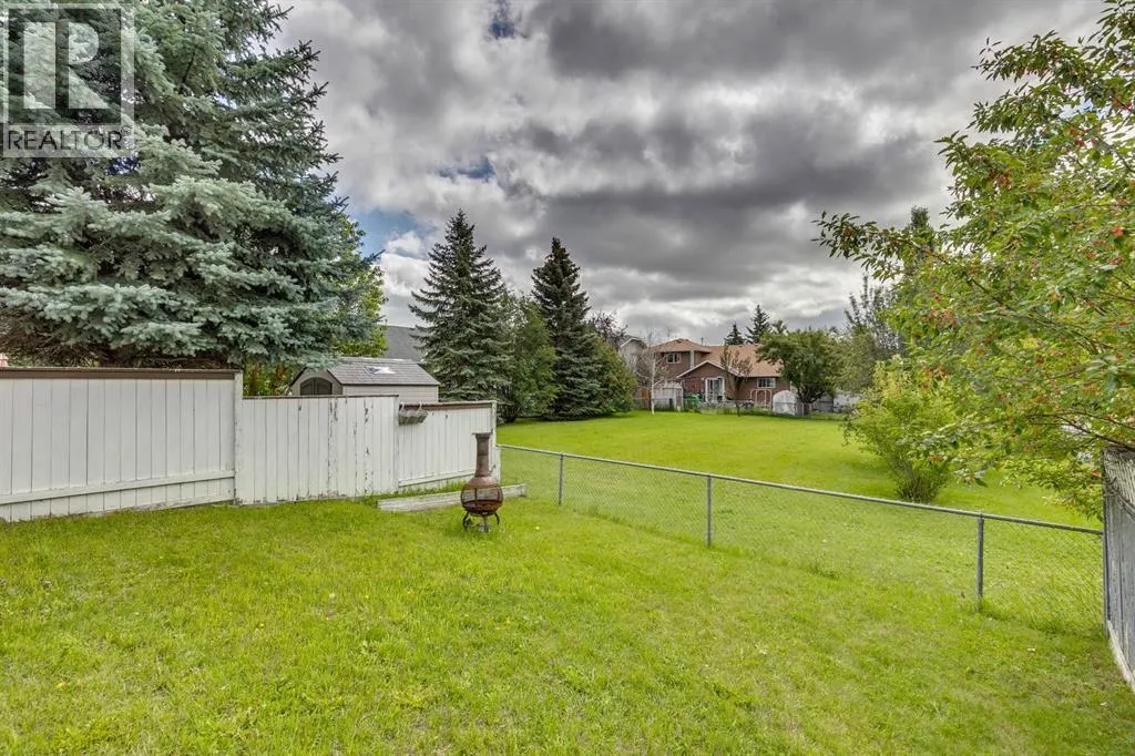13 Emerald Court SE