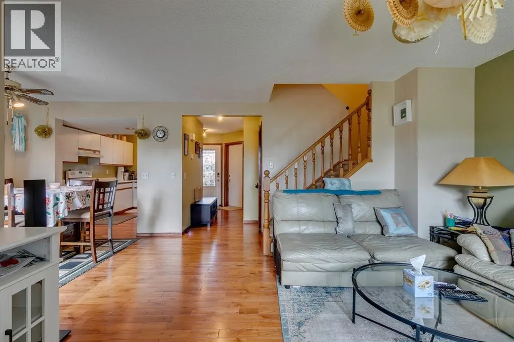 13 Emerald Court SE