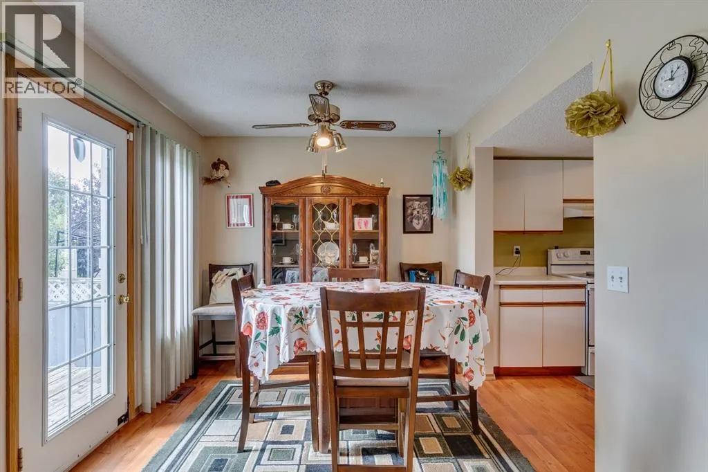 13 Emerald Court SE