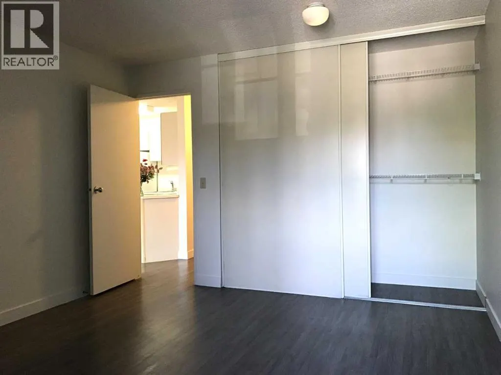 21, 2421 Edenwold Heights NW