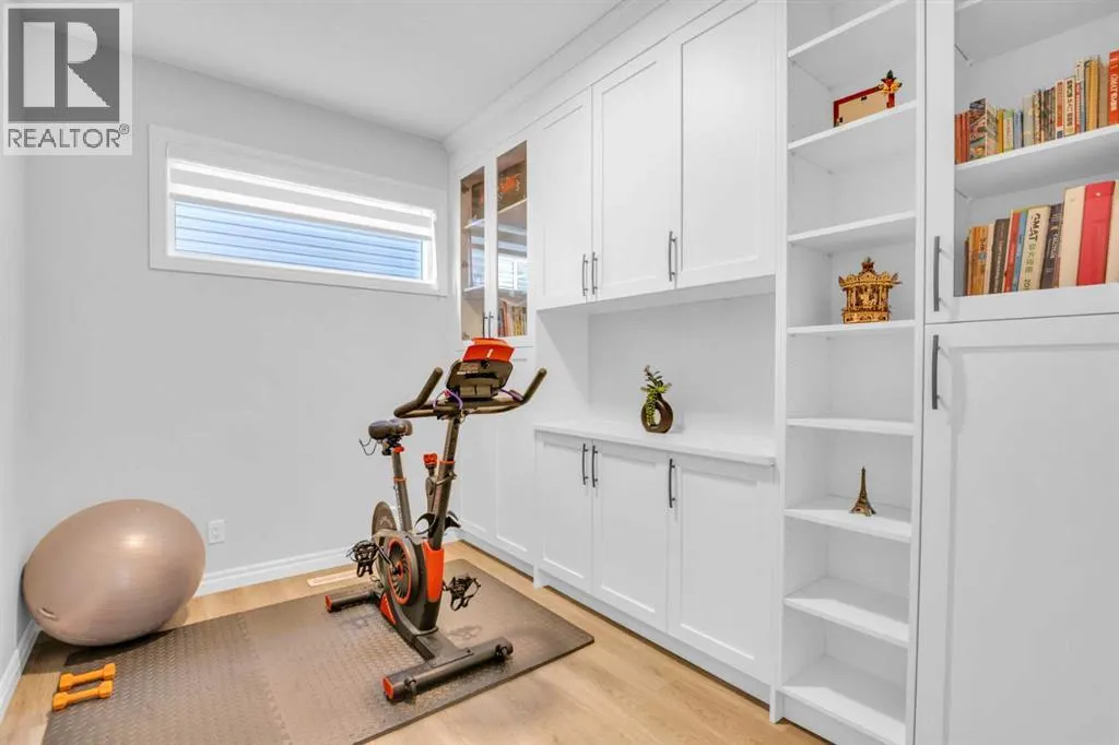 21 Ambleside Crescent NW