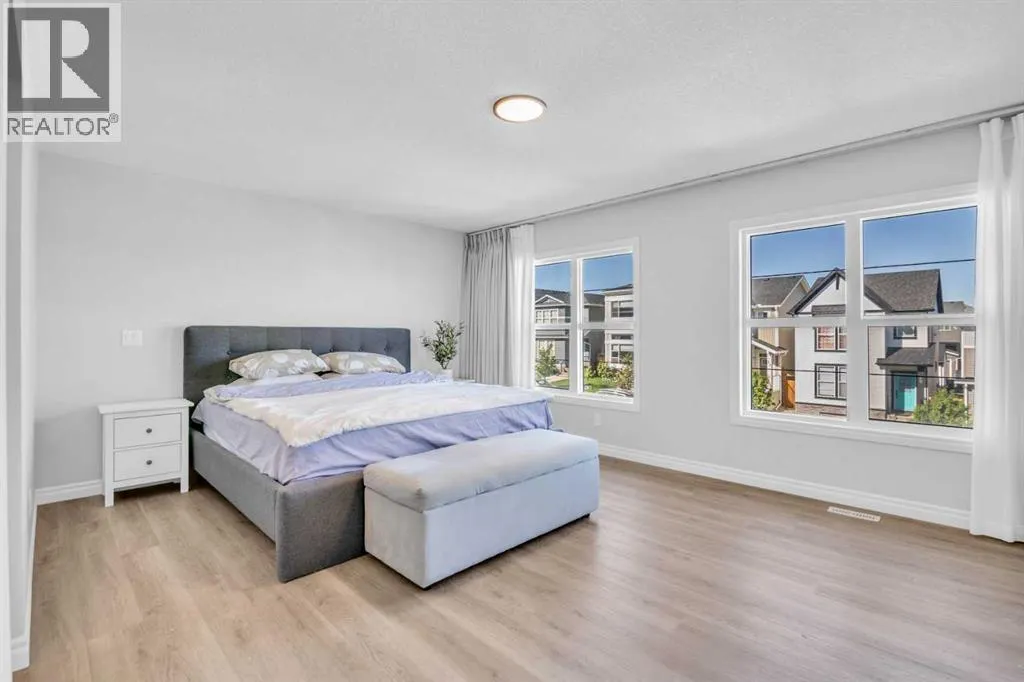 21 Ambleside Crescent NW