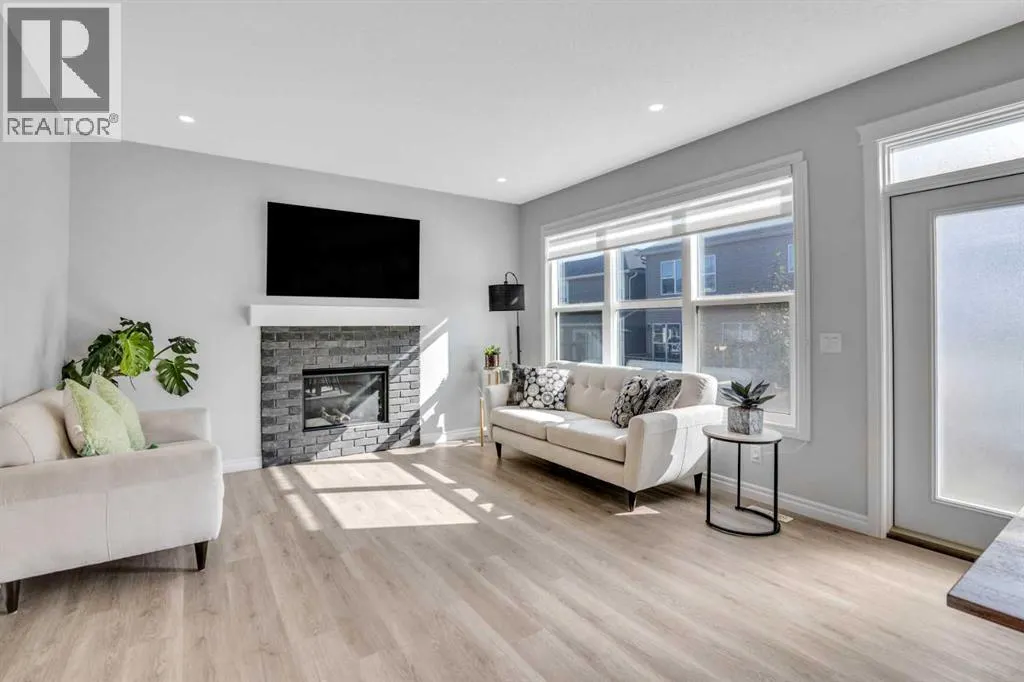 21 Ambleside Crescent NW