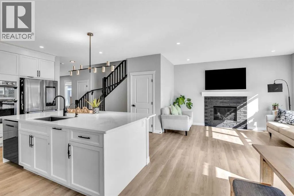21 Ambleside Crescent NW