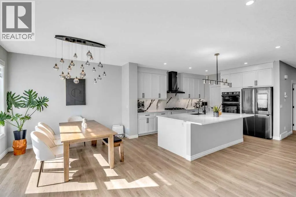 21 Ambleside Crescent NW