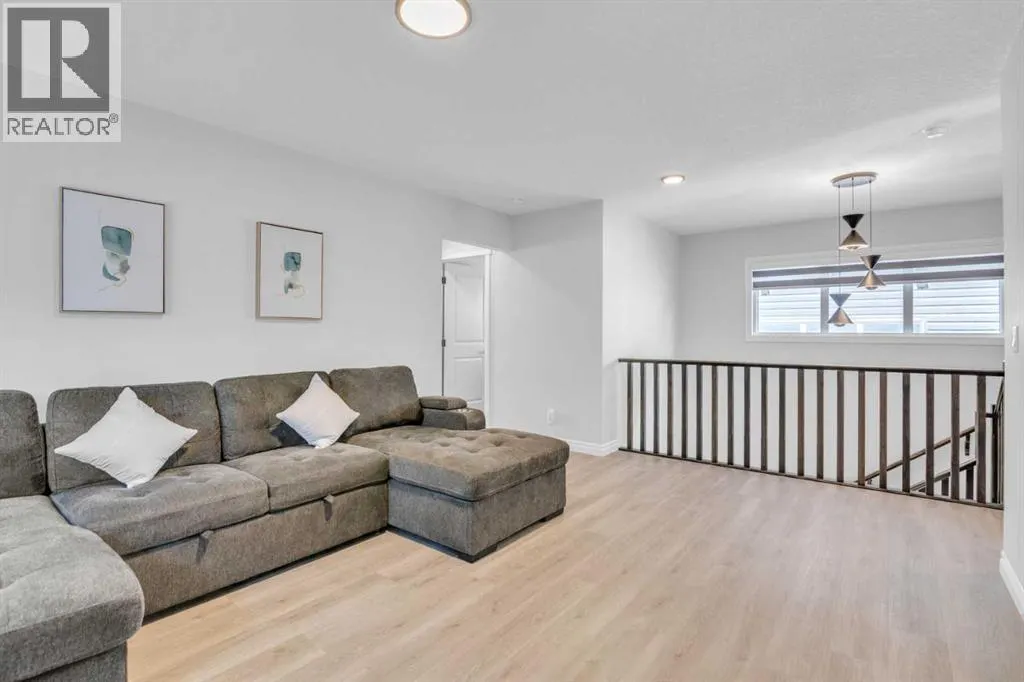 21 Ambleside Crescent NW