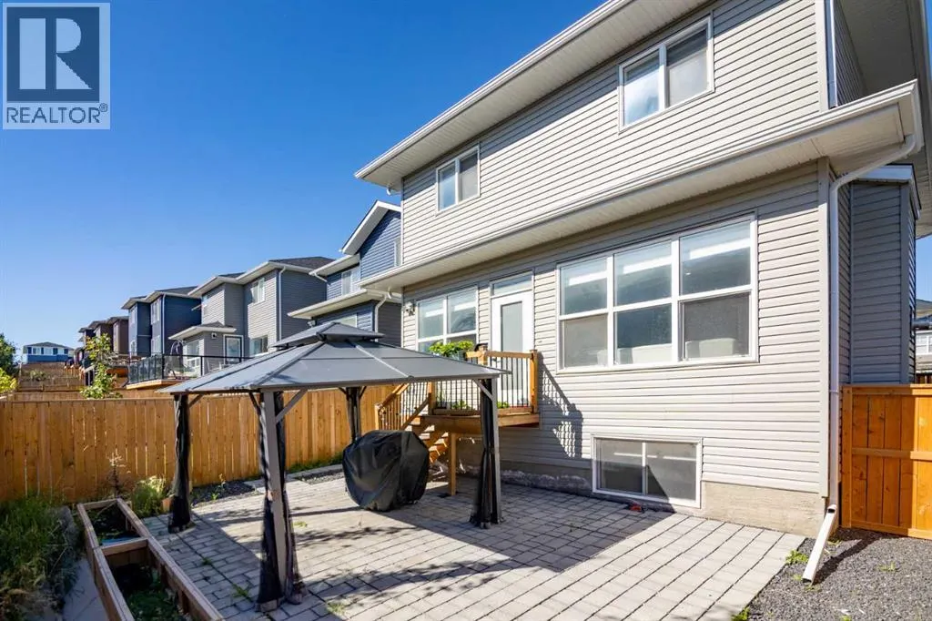 21 Ambleside Crescent NW