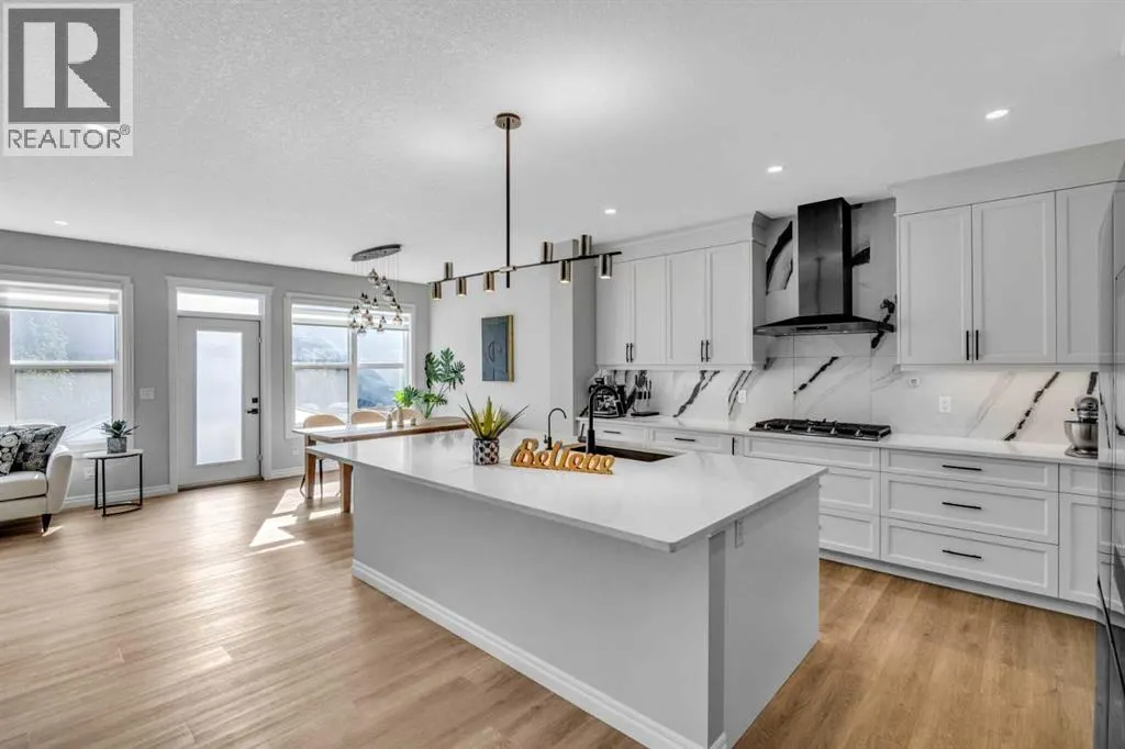 21 Ambleside Crescent NW