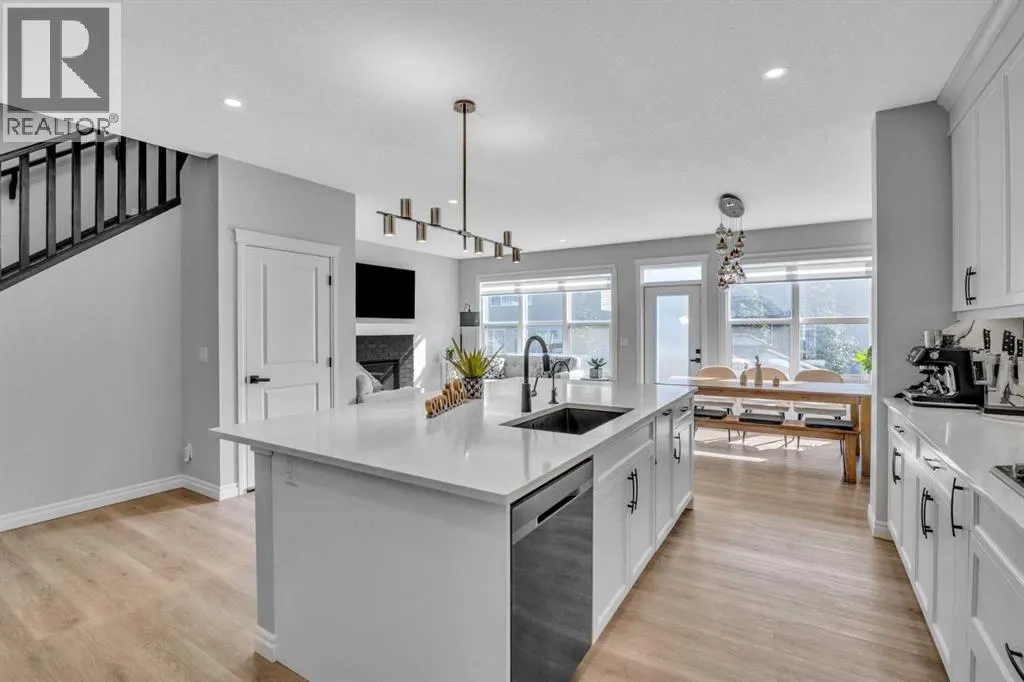 21 Ambleside Crescent NW