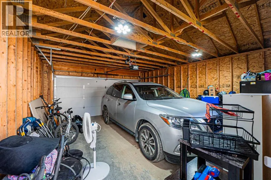 131 Skyview point Crescent NE