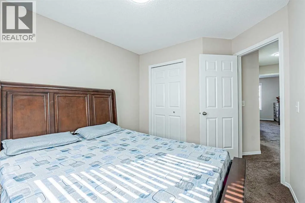 131 Skyview point Crescent NE