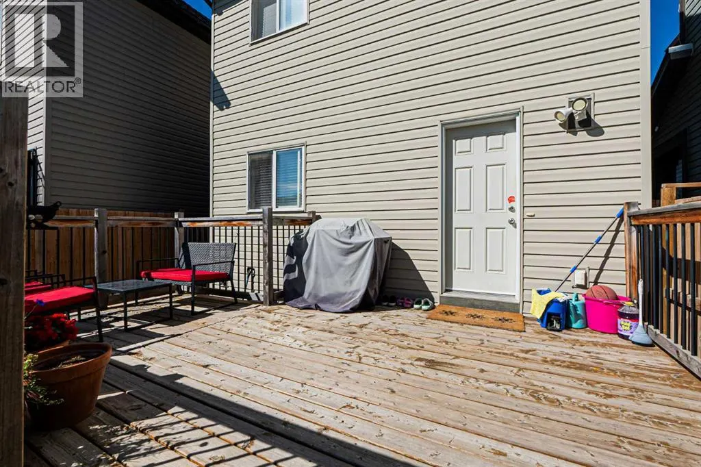 131 Skyview point Crescent NE