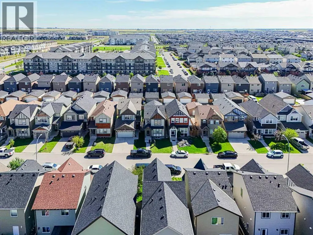 131 Skyview point Crescent NE