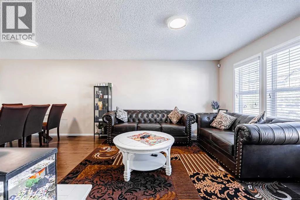 131 Skyview point Crescent NE