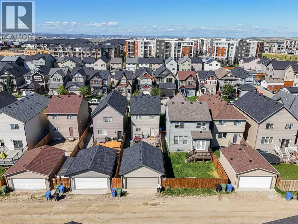 131 Skyview point Crescent NE