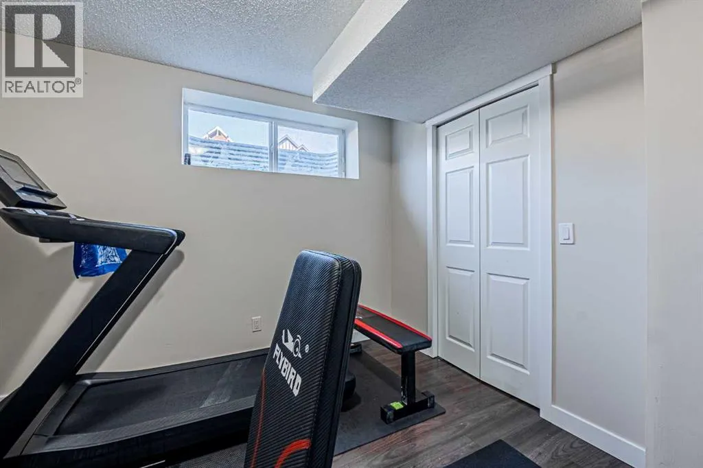 131 Skyview point Crescent NE