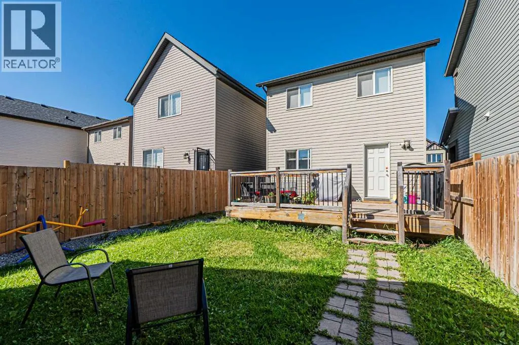 131 Skyview point Crescent NE