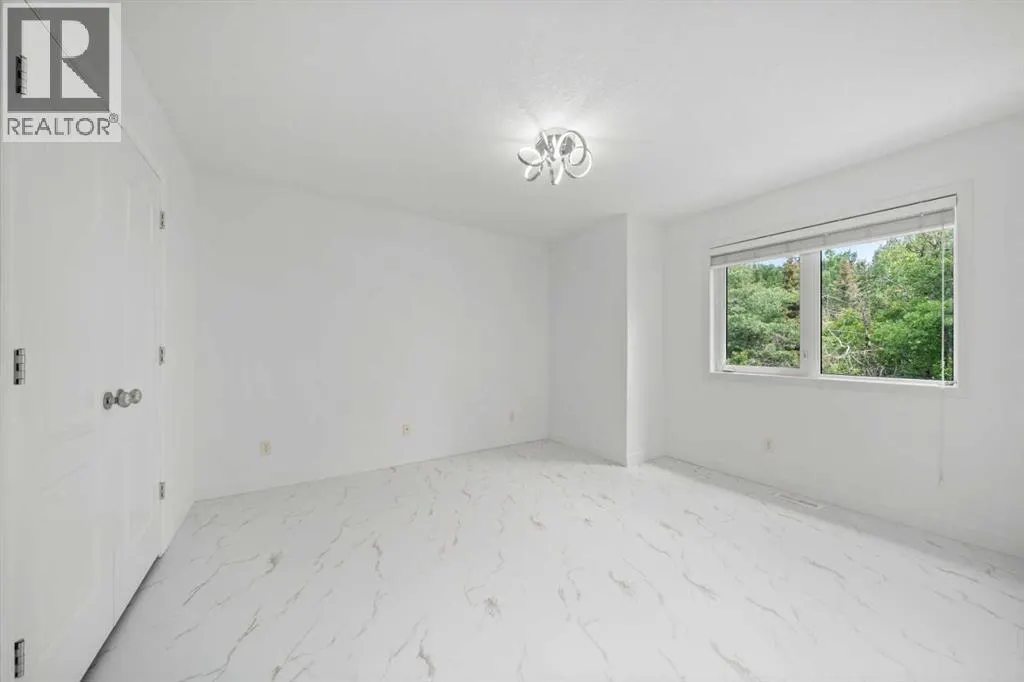 15 Spring Willow Way SW
