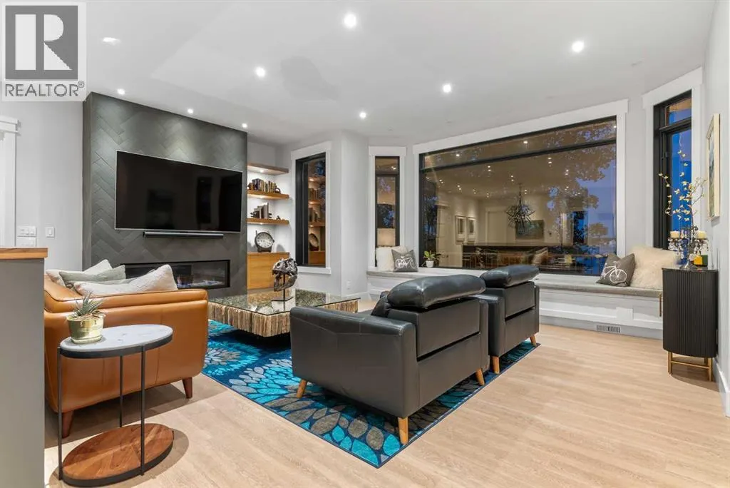 732 West Chestermere Drive