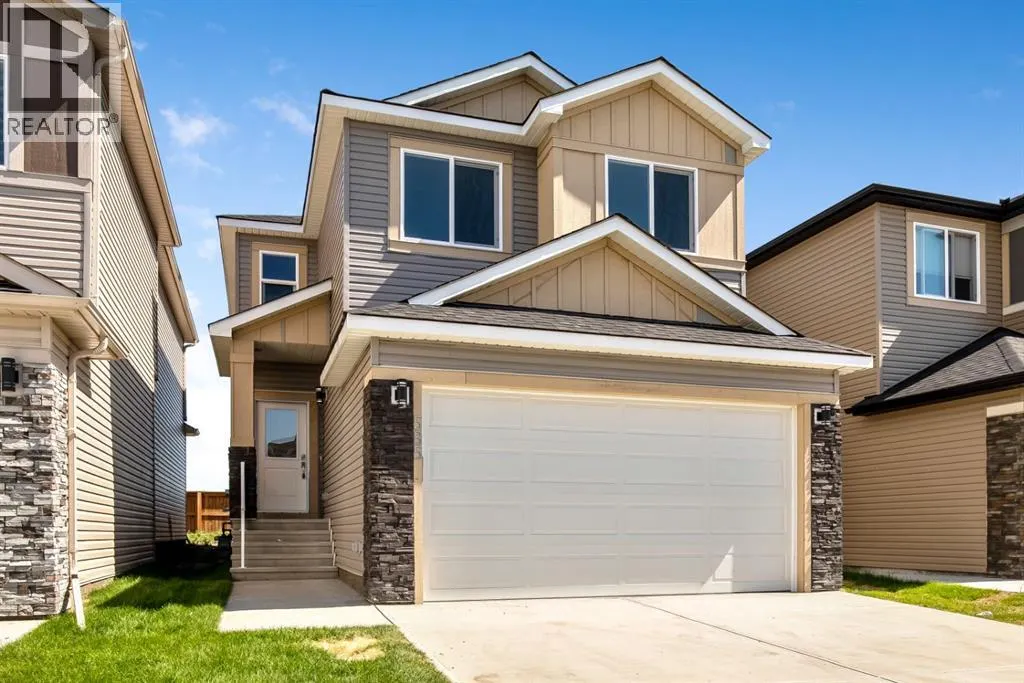 585 Corner Meadows Way NE