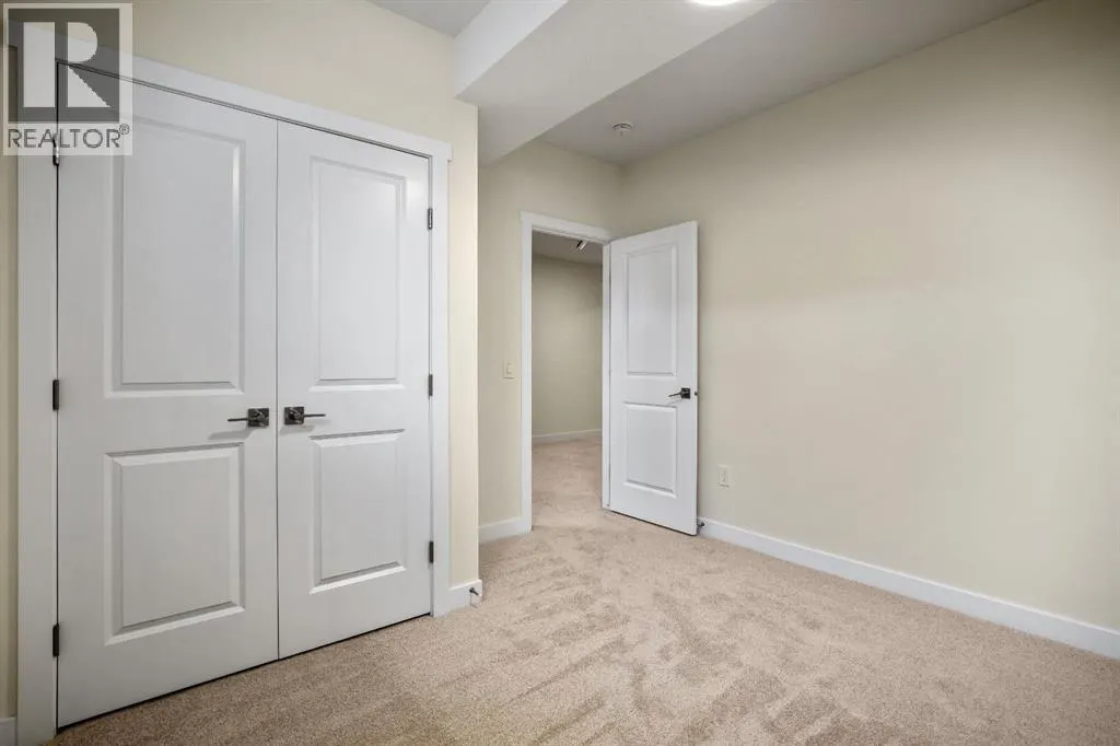 585 Corner Meadows Way NE