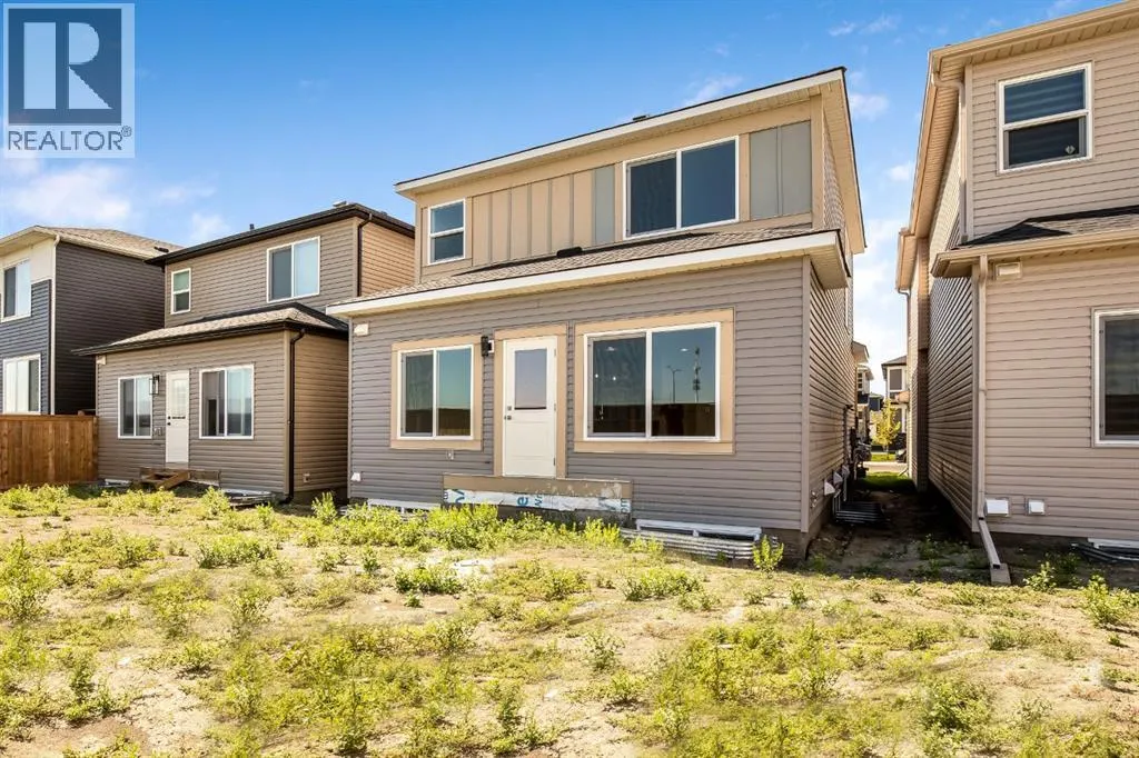 585 Corner Meadows Way NE