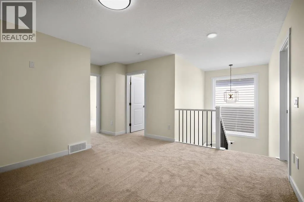 585 Corner Meadows Way NE