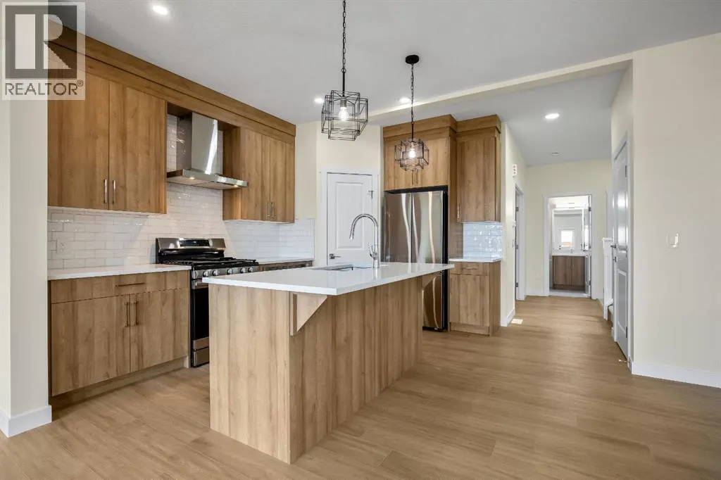 585 Corner Meadows Way NE