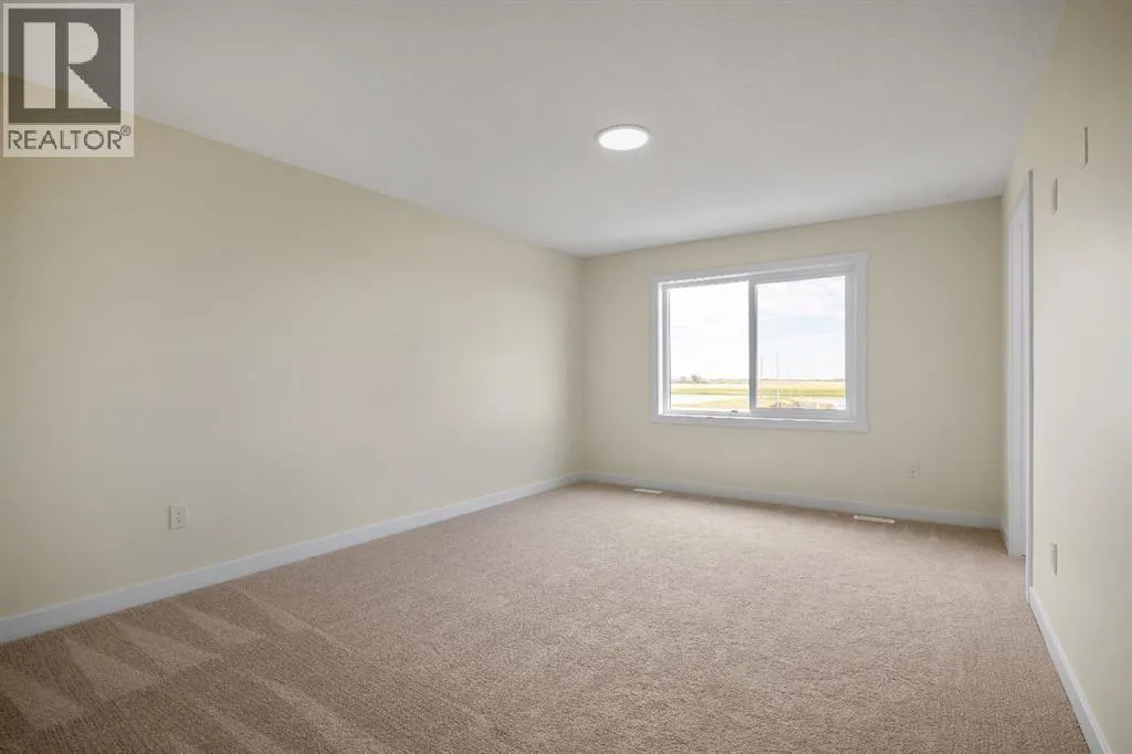 585 Corner Meadows Way NE