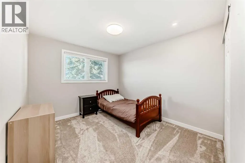 51 Strathearn Crescent SW