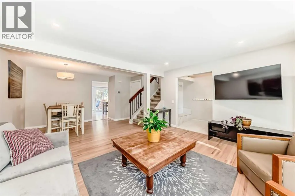 51 Strathearn Crescent SW