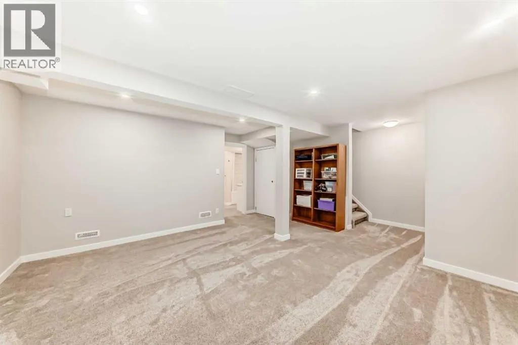 51 Strathearn Crescent SW