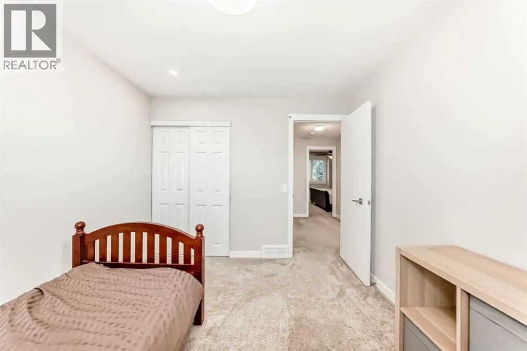 51 Strathearn Crescent SW