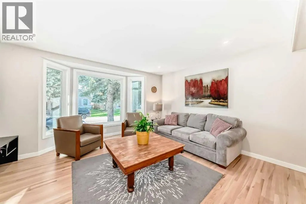 51 Strathearn Crescent SW