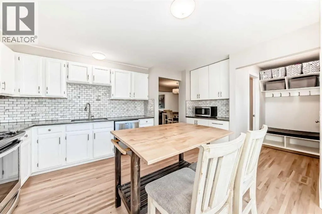 51 Strathearn Crescent SW