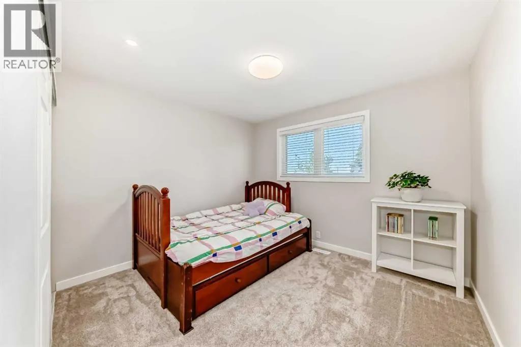 51 Strathearn Crescent SW