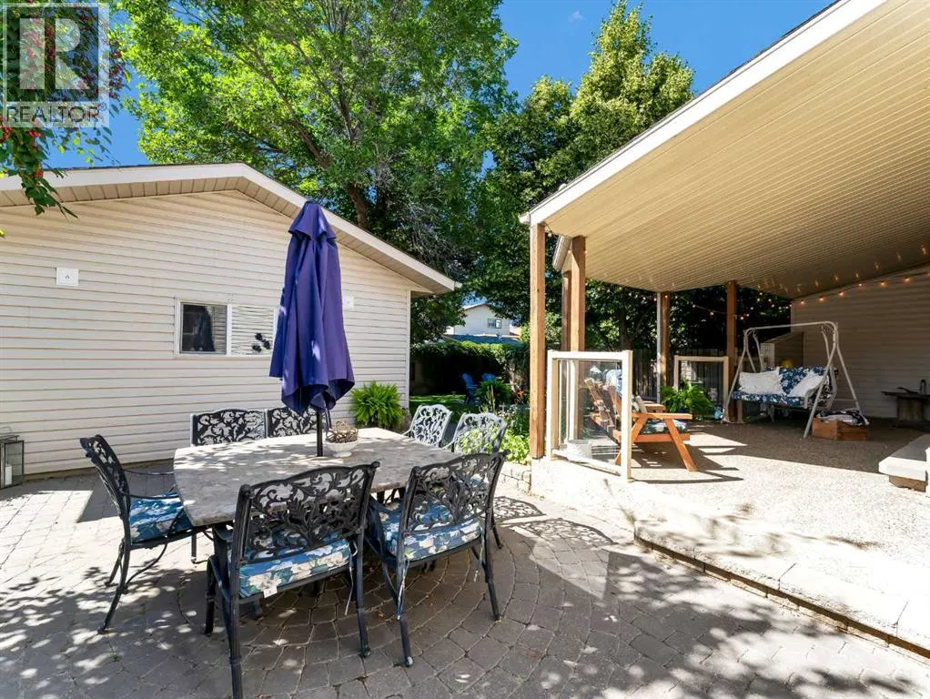 18 Rideau Crescent SE