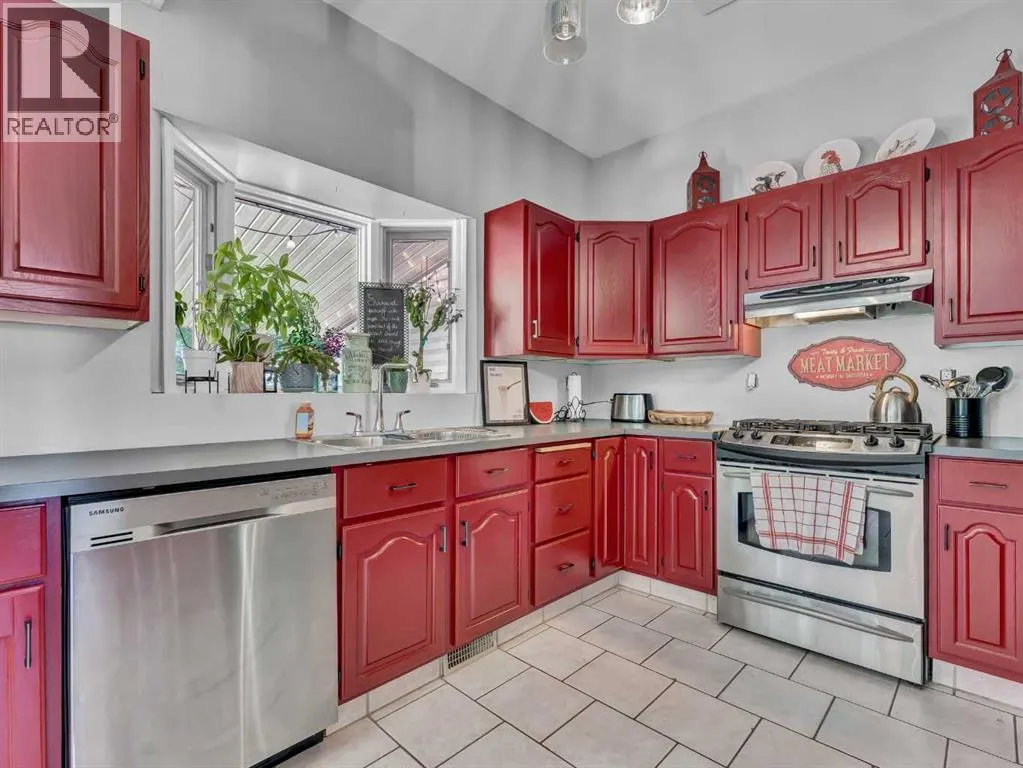 18 Rideau Crescent SE