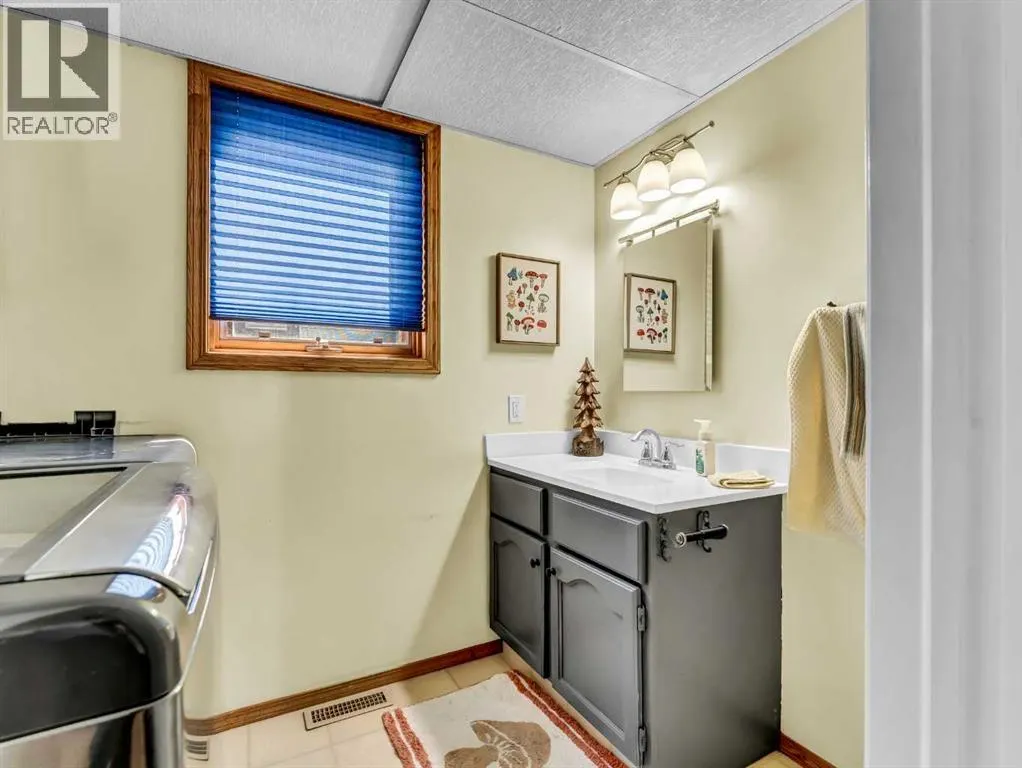 18 Rideau Crescent SE